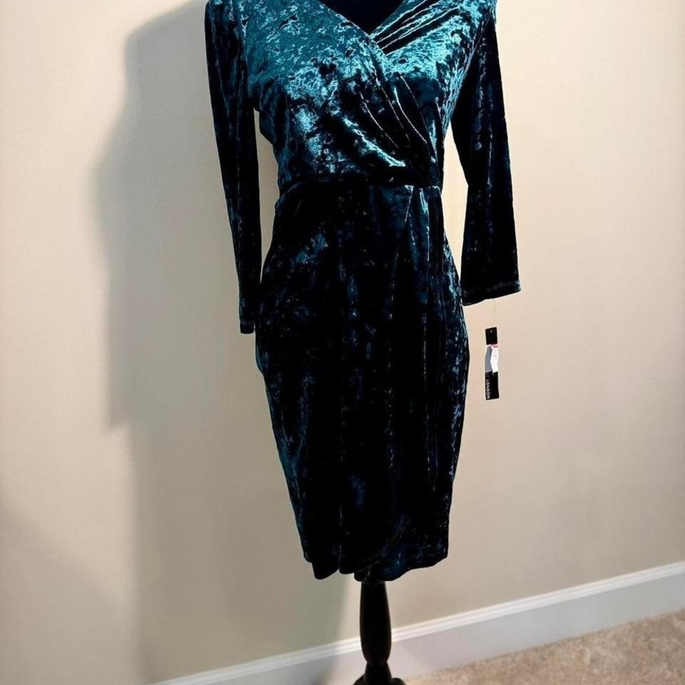 NWT Maggy‎ London Green Velvet Wrap Look Dress / Size 4 / Long Sleeved